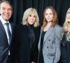 En total look noir, elle a soutenu la créatrice et s'est démarquée avec un accessoire tranchant
Jeff Koons, Brigitte Macron, Stella McCartney - Défilé Stella McCartney Femmes Automne/Hiver 2025-2026 à Paris le 5 mars 2025 Backgrid USA / Bestimage