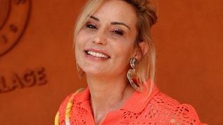 Élodie Gossuin défile à nouveau : à 45 ans, la mère de 4 enfants prouve que tout est possible !