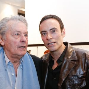Exclusif - Alain Delon et son fils Anthony Delon - Lancement de la marque de vêtements de cuir "Anthony Delon 1985" chez Montaigne Market à Paris. Le 7 mars 2017
© Philippe Doignon / Bestimage
