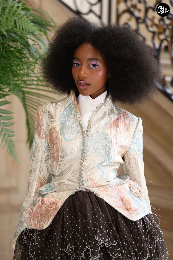 Joyce Cissé aka Flowerovlove au photocall du défilé de mode DIOR Collection Haute Couture Automne/Hiver 2026-2027 lors de la Fashion Week de Paris (PFW) au musée Rodin, à Paris, France, le 6 juillet 2026. © Denis Guignebourg/Bestimage