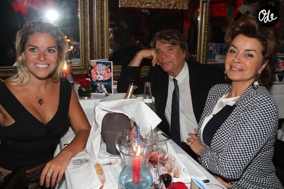 Bernard Tapie avec sa femme Dominique et sa fille Sophie - Michou fête ses 85 ans et les 60 ans de son cabaret à Paris le 20 juin 2016. © Philippe Baldini / Bestimage