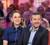 Autre signe d’affection : l’acteur aurait aussi laissé les chiens du couple à Marion Cotillard, preuve d’une confiance intacte.

Marion Cotillard, Guillaume Canet - Enregistrement de l'émission "Vivement Dimanche prochain" présentée par M.Drucker et diffusée le 5 mai sur France 2. Le 29 avril 2019

© Guillaume Gaffiot / Bestimage
