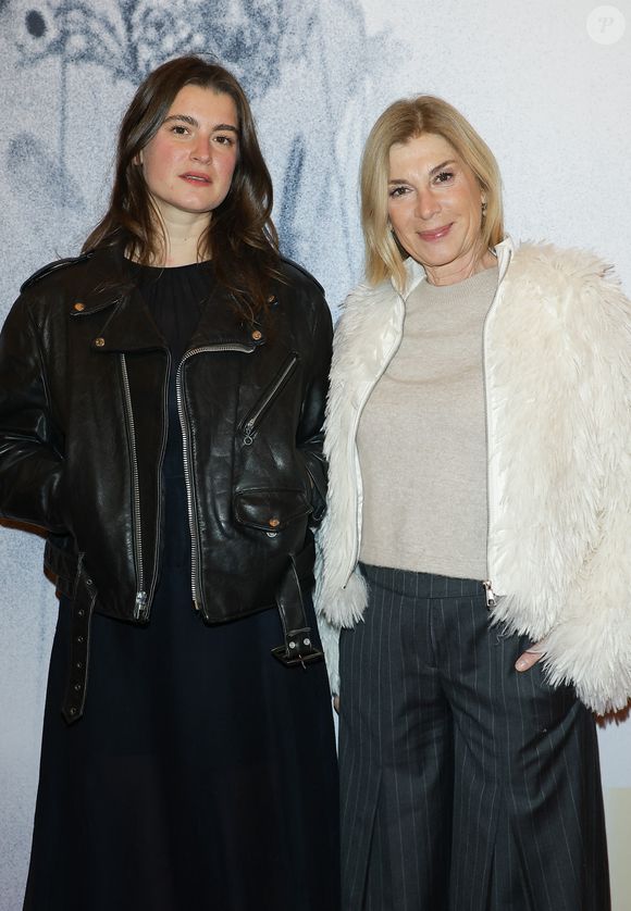 Oriane Deschamps et Michèle Laroque - Photocall de la représentation exceptionnelle de LUMIÈRE ! par Thierry Frémaux au Grand Rex à Paris le 12 décembre 2025.
Photo par Guirec Coadic / Bestimage