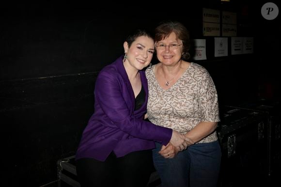 Exclusif - Emilie Dequenne et sa mère - Studio - Soirée de gala "Tous les talents chantent contre le cancer" pour l'association "Tout le monde contre le cancer" à l'Olympia à Paris. Le 20 juin 2024
© Jack Tribeca / Bestimage