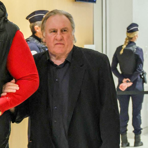 Gérard Depardieu à son procès pour agressions sexuelles sur deux femmes lors d'un tournage de film en 2021, au tribunal correctionnel de Paris, France, le 27 mars 2025. © Denis Guignebourg/Bestimage