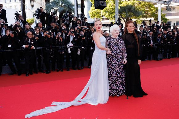Scarlett Johansson, June Squibb, Erin Kellyman - Montée des marches du film « Vie privée » lors du 78ème Festival International du Film de Cannes, au Palais des Festivals à Cannes. Le 20 mai 2025
© Jacovides-Moreau / Bestimage