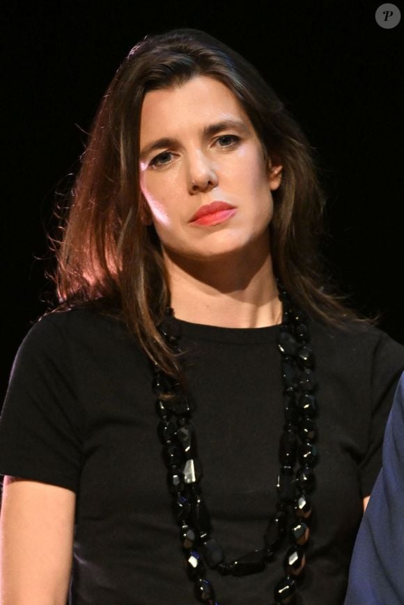 La princesse Caroline de Hanovre et sa fille Charlotte Casiraghi ont assisté à la cérémonie de proclamation de l'édition 2025 des Prix de la Fondation Prince Pierre à l'opéra Garnier à Monaco, le 14 octobre 2025.
© Bruno Bebert / Bestimage