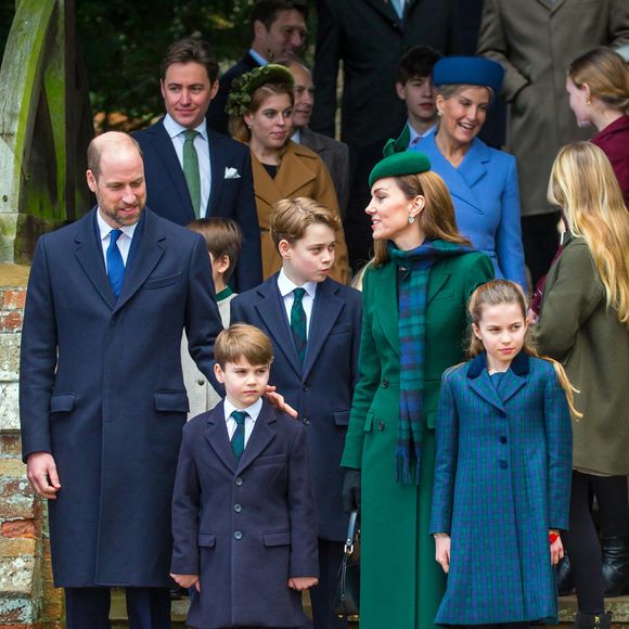 Princesss Beatrice, Edoardo Mapelli Mozzi, Sophie Rhys-Jones, duchesse d'Edimbourg, le prince Edward, duc d'Edimbourg, Savannah Phillips, Catherine (Kate) Middleton, princesse de Galles, Prince Louis, Princesse Charlotte, Prince George, Le prince William, prince de Galles, Tim Laurence, Peter Phillips, Princesse Anne - La famille royale britannique se rend à la messe de Noël à Sandringham le 25 décembre 2024.ALPHA AGENCY / BESTIMAGE