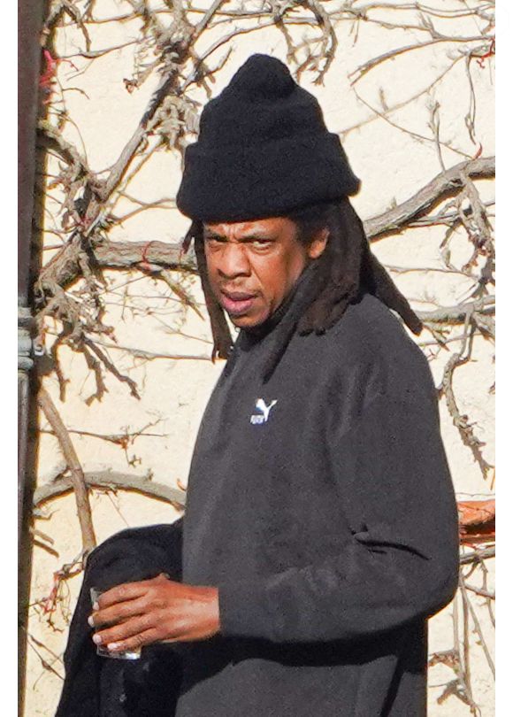 Exclusif - Jay Z et le directeur général du label américain Roc Nation Jay Brown fêtent leur anniversaire dans l'hôtel 5 étoiles privatisé "Les Sources de Caudalie" avec ses amis Kris Jenner, Ellen Pompeo, Beyonce, Rihanna, à Martillac près de Bordeaux, France, le 3 décembre 2023. @Agence / Bestimage