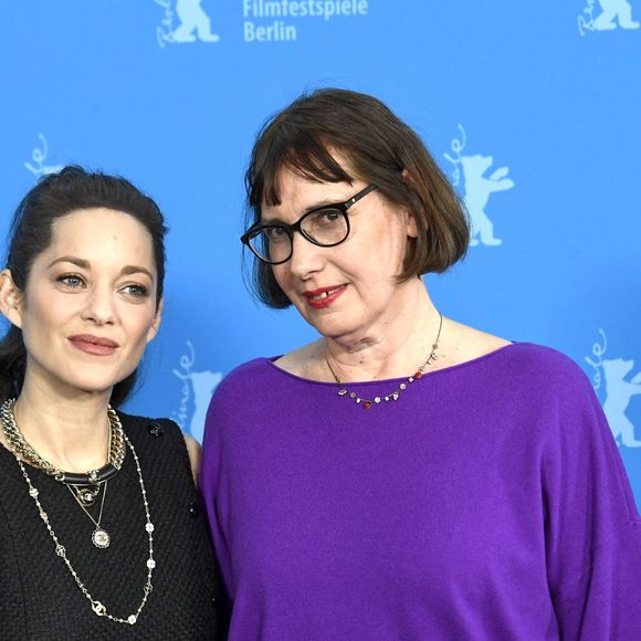 L'actrice était présente pour son nouveau rôle dans "La Tour de glace" de la réalisatrice Lucile Hadzihalilovic.

Marion Cotillard et Lucile Hadzihalilovic au photocall du film "The Ice Tower" lors de la 75ème édition du festival international du film de Berlin, le 16 février 2025.

Photo : Action Press / Bestimage