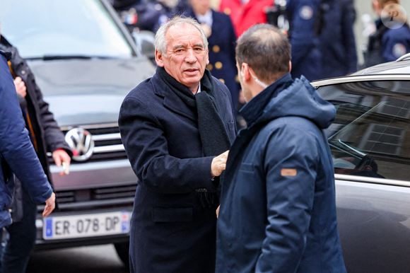François Bayrou, Premier ministre et ami d'enfance de la défunte - Arrivées aux obsèques de C.Laborde en l’église Saint-Roch à Paris, le 6 février 2025. Décédée le 28 janvier 2025 à l'âge de 73 ans, l'ancienne présentatrice météo de TF1 (1988 - 2017) était atteinte de la maladie neurodégénérative à corps de Lewy. 
© Jacovides - Moreau / Bestimage