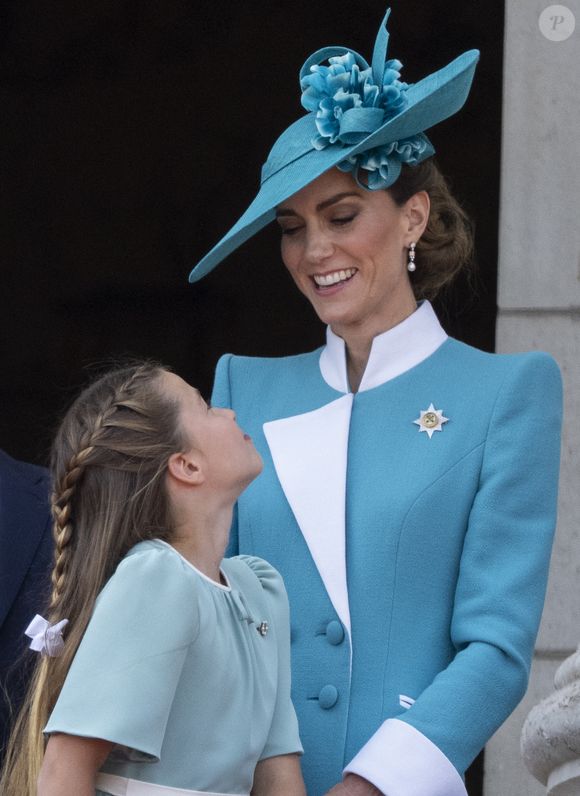 Kate Middleton et sa fille Charlotte lors de la cérémonie Trooping the Colour à Londres, le 14 juin 2025. 

Photo : Goff Inf / Bestimage