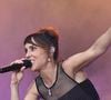 Zaz, rare dans les médias, accepte enfin un rôle de coach dans The Voice et revient sur sa relation avec la médiatisation.

La chanteuse française Zaz se produit lors du sixième festival de musique Metronome Prague à Prague, en République tchèque. Photo by Michal Krumphanzl/CTK/ABACAPRESS.COM