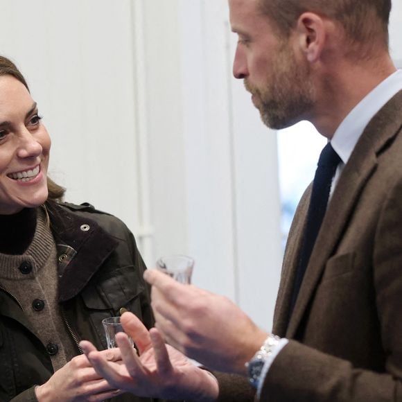 Le prince William, prince de Galles, et Catherine (Kate) Middleton, princesse de Galles, visitent un producteur de cidre, "Long Meadow Cider" à Portadown (Irlande), le 14 octobre 2025 © GoffPhotos/Pool/Bestimage