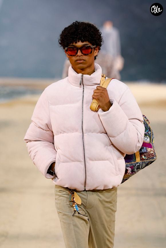 Défilé de mode Louis Vuitton Prêt à Porter Collection Homme Printemps/Été 2027 lors de la Fashion Week de Paris, à la Cité Internationale Universitaire de Paris, France, le 23 juin 2026. © Bestimage