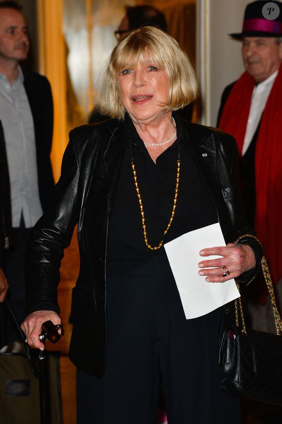 "C'est avec une profonde tristesse que nous annonçons le décès de la chanteuse, compositrice et actrice Marianne Faithfull. Elle s'est éteinte paisiblement à Londres aujourd'hui, en compagnie de sa famille. Elle nous manquera beaucoup", est-il indiqué.

Info - La chanteuse britannique Marianne Faithfull est décédée à l’âge de 78 ans - Info - Marianne Faithfull, 75 ans, placée en maison de santé - Marianne Faithfull - Cérémonie de remise des insignes de Chevalier de l'Ordre national de la Légion d'honneur à M. A. Gillot au ministère de la Culture et la Communication à PAris, France, le 15 mars 2017. © Coadic Guirec/Bestimage