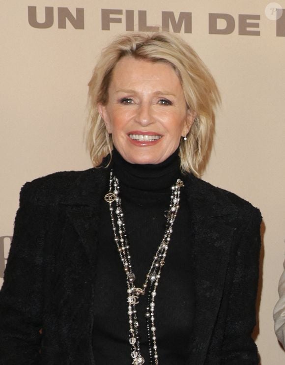 Sophie Davant à l'avant-première du film "Ma Mère, Dieu et Sylvie Vartan", le 17 mars 2025. 

Photo : Coadic Guirec / Bestimage