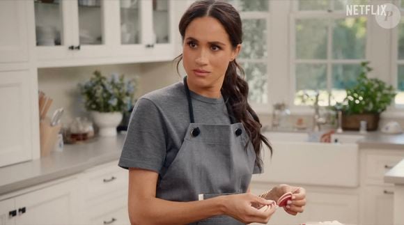 Une attention qui pourrait bien lui valoir un procès puisqu'une habitante du Maryland a tenté l’expérience chez elle. Résultat : de sévères brûlures aux jambes...


Une nouvelle image de la prochaine émission de cuisine et de style de vie de Meghan Markle sur Netflix a été révélée. Photo fournie par JLPPA