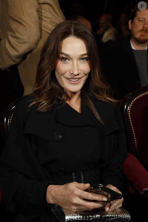 Carla Bruni - FrontRow du défilé de mode Haute-Couture printemps-été 2020 "Jean-Paul Gaultier" au théâtre du Châtelet à Paris le 22 janvier 2020.