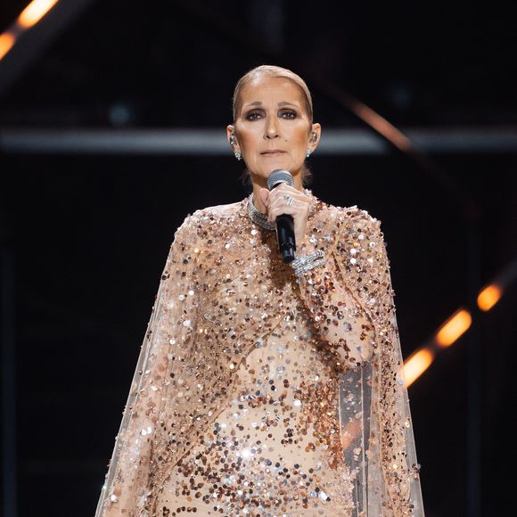 La chanteuse avait enregistré un message vidéo pour les concurrents lors de la répétition générale 

Concert de Celine Dion au défilé anniversaire Elie Saab "1001 Seasons of Elie Saab" à l'espace "The Venue" à Riyad, Arabie saoudite le 13 novembre 2024
© Tiziano Da Silva / Bestimage