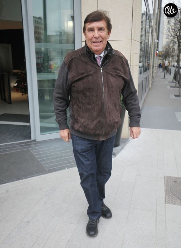 Exclusif - Jean-Pierre Foucault quitte les studios de RTL. Paris, le 12 décembre 2024. PsnewZ / Bestimage