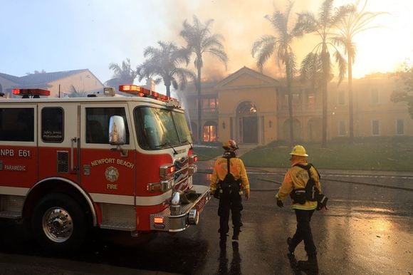 Un incendie côtier en Californie brûle 20 maisons et oblige à des évacuations, à Laguna Niguel, Californie © Ruaridh Stewart/Zuma Press/Bestimage