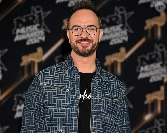 Plusieurs mois après avoir lâché la présentation de "Tout le monde veut prendre sa place", Jarry serait-il prêt à revenir ? 

Jarry au photocall de la 26ème édition des NRJ Music Awards à Cannes. © Bebert-Guignebourg/Bestimage