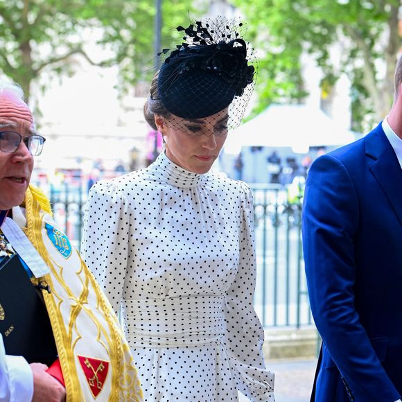 Kate Middleton est arrivée à l’abbaye de Westminster dans une ravissante robe blanche à pois noirs

Catherine (Kate) Middleton, princesse de Galles - La famille royale britannique et les personnalités assistent à un service d'action de grâce à l'abbaye de Westminster à Londres, à l'occasion du 80ème anniversaire du jour de la Victoire en Europe (VE Day), le 8 mai 2025. GOFF INF / BESTIMAGE