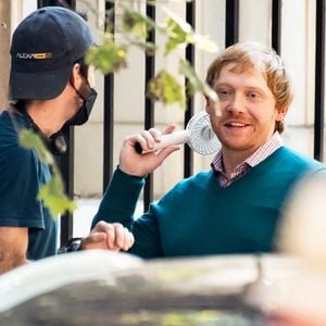 On a dernièrement retrouvé Rupert Grint dans le film Knock at the cabin, de M. Night Shyamalan.

Rupert Grint filme des scènes de la saison 4 de la série en streaming Apple TV+ "Servant" à Philadelphie, le 20 juillet 2022.