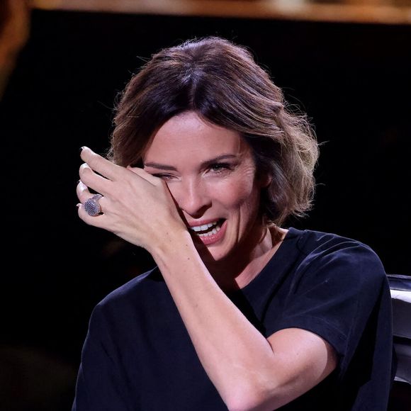 Exclusif - Isabelle Ithurburu lors de l'enregistrement de l'émission "La chanson secrète N°14", présentée par N.Aliagas et diffusée le 26 décembre sur TF1, consacrée à Isabelle Ithurburu à Paris le 9 décembre 2025. © Jacovides-Moreau/Bestimage