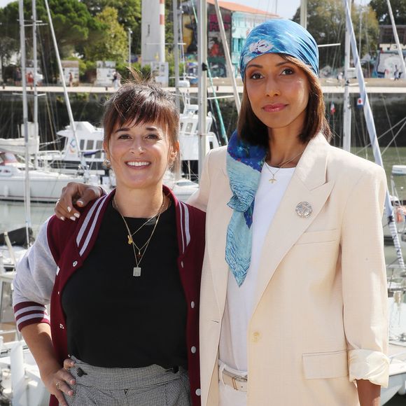 Sonia Rolland et Béatrice de La Boulaye - Photocall de la série "Tropiques Criminels" lors de la 24ème édition du Festival de la Fiction TV de La Rochelle, le 15 septembre 2022. 
© Patrick Bernard / Bestimage