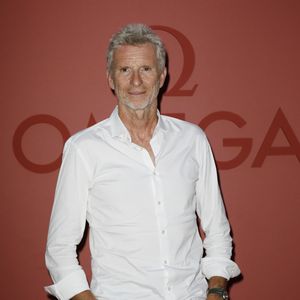 Il s'agit d'une opération qui consiste à explorer l'intérieur de l'articulation et d'y intervenir si besoin grâce à l'appareil d'optique miniature l'arthroscope.

Denis Brogniart - Soirée Omega "Seamasters" à l'Omega House Paris, Hôtel de Poultry, Maison des Polytechniciens, lors des Jeux Olympiques de Paris (JO 2024) le 5 aout 2024. Omega est le chronométreur officiel des Jeux Olympiques et Paralympiques de Paris 2024. © Marc Ausset Lacroix / Bestimage