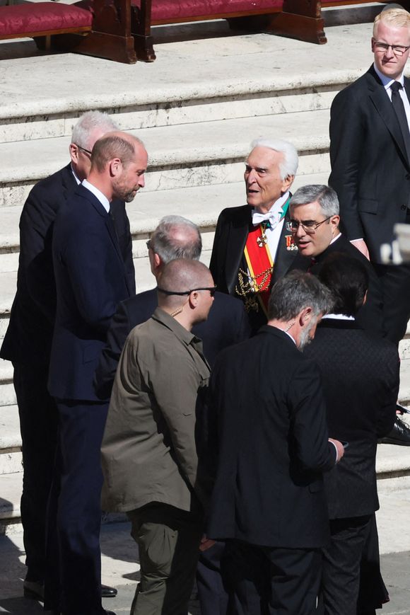 Le prince William d'Angleterre, prince de Galles, assiste aux funérailles du pape François le 26 avril 2025 au Vatican. Alors que Rome fait ses adieux au pape François, des dirigeants du monde entier, des membres de la famille royale, des membres du clergé et des milliers de fidèles se sont réunis au Vatican pour un adieu solennel et historique. Le pape François est décédé le lundi 21 avril à l'âge de 88 ans. Photo by Marco Iacobucci/IPA/ABACAPRESS.COM