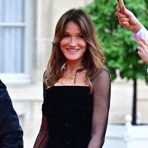 Carla Bruni-Sarkozy a assisté au dîner d'Etat de l'Elysée organisé pour la venue du couple présidentiel brésilien

Nicolas Sarkozy et sa femme Carla Bruni - Arrivées des personnalités au dîner d’État en l’honneur du président brésilien et de sa femme au palais présidentiel de l’Élysée à Paris.

© Christian Liewig / Bestimage
