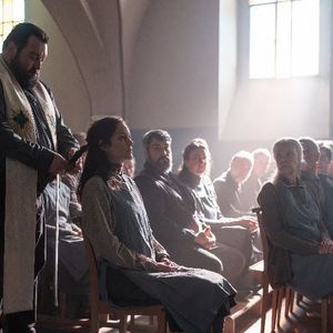 Marion Cotillard tient le rôle principal,

Image du film "Karma"