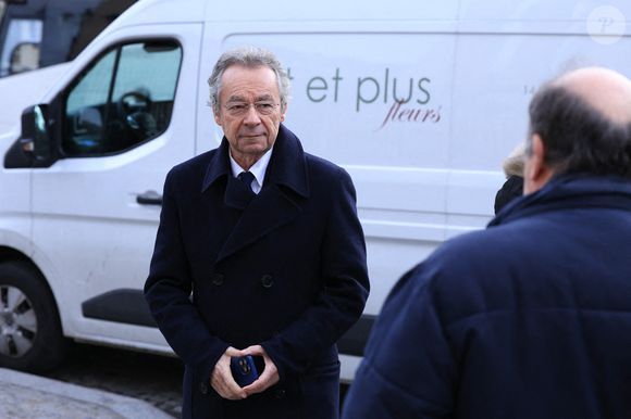 Michel Denisot arrivant à la cérémonie d'enterrement de Rolland Courbis à l'église de la Madeleine à Paris, France, le 14 janvier 2026. Rolland Courbis, ancien footballeur français, entraîneur et commentateur médiatique au franc-parler, est décédé à l'âge de 72 ans. Photo par Jerome Domine/ABACAPRESS.COM