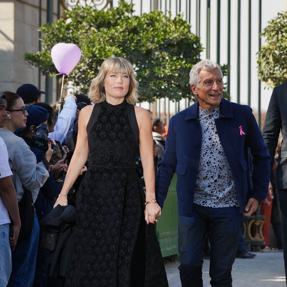 C'est dans le quartier prisé de Montmartre que le couple vit avec ses trois enfants.

Nagui et sa femme Mélanie Page attending the Christian Dior Womenswear Spring/Summer 2026 show as part of Paris Fashion Week on October 1, 2025 in Paris, France.  (Photo by Lucia Sabatelli / Bestimage)