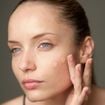Vous appliquez sûrement mal votre correcteur : Découvrez comment l’intégrer efficacement à votre routine make-up