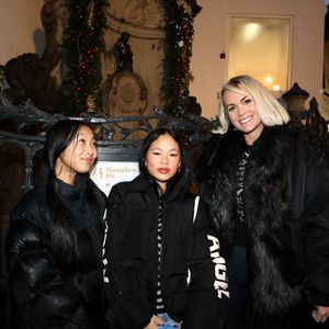 Le père de Laeticia a également révélé à quel point cette villa était importante pour sa fille : "Johnny était partout".

Laeticia Hallyday et ses filles Jade et Joy sont allés rendre visite au Manneken-Pis qui a été rhabillé en hommage à Johnny Hallyday à Bruxelles © Dominique Jacovides / Bestimage