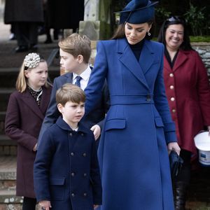 Catherine (Kate) Middleton, princesse de Galles, le prince George de Galles et le prince Louis de Galles - Les membres de la famille royale britannique lors de la messe du matin de Noël en l'église St-Mary Magdalene à Sandringham, le 25 décembre 2023.
 Julien Burton / Bestimage
