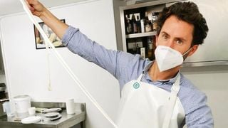 Retour de vacances : Vincent Valinducq, docteur et chroniqueur de Bonjour !, recommande ces gestes sanitaires indispensables à faire chez soi