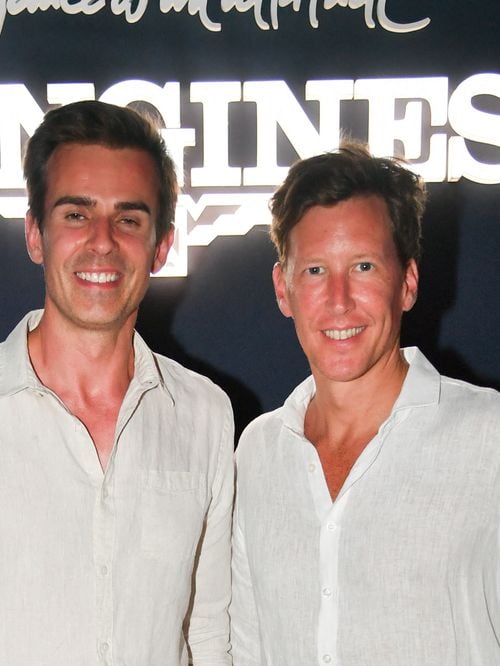 Après leurs vacances dans "la ville la plus heureuse d’Europe", Jean-Baptiste Marteau et son compagnon Jean s’affichent à un événement très couru à Paris