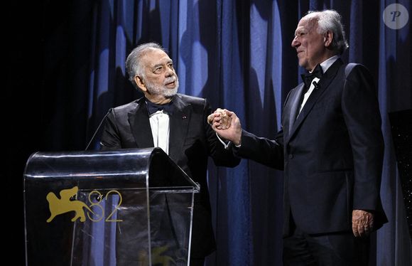 27 août 2025, Venise, Italie : le réalisateur américain Francis Ford Coppola sur scène avec le réalisateur allemand Werner Herzog lors de la cérémonie de remise du Lion d’or pour l’ensemble de sa carrière au 82ᵉ Festival international du film de Venise, Italie
© ANSA via ZUMA Press / Bestimage