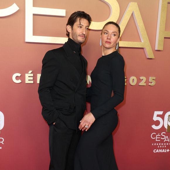 Pierre Niney, Natasha Andrews - Photocall de la 50ème édition de la cérémonie des César à l'Olympia à Paris, France, le 28 février 2025 © Dominique Jacovides - Olivier Borde / Bestimage