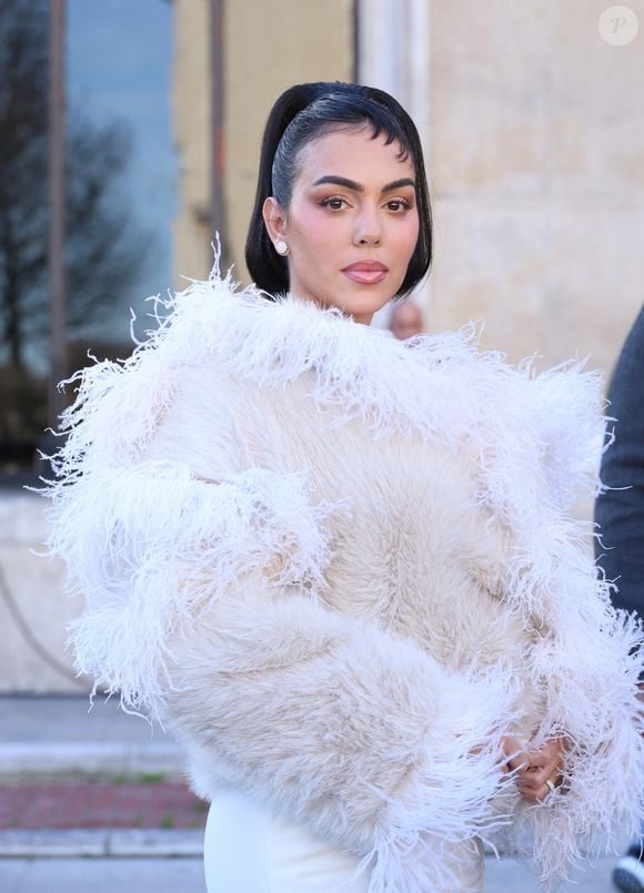 Georgina Rodriguez au défilé Elie Saab "Collection Prêt-à-Porter Automne/Hiver 2025-2026" lors de la Fashion Week de Paris (PFW), le 8 mars 2025.
© Denis Guignebourg / Bestimage