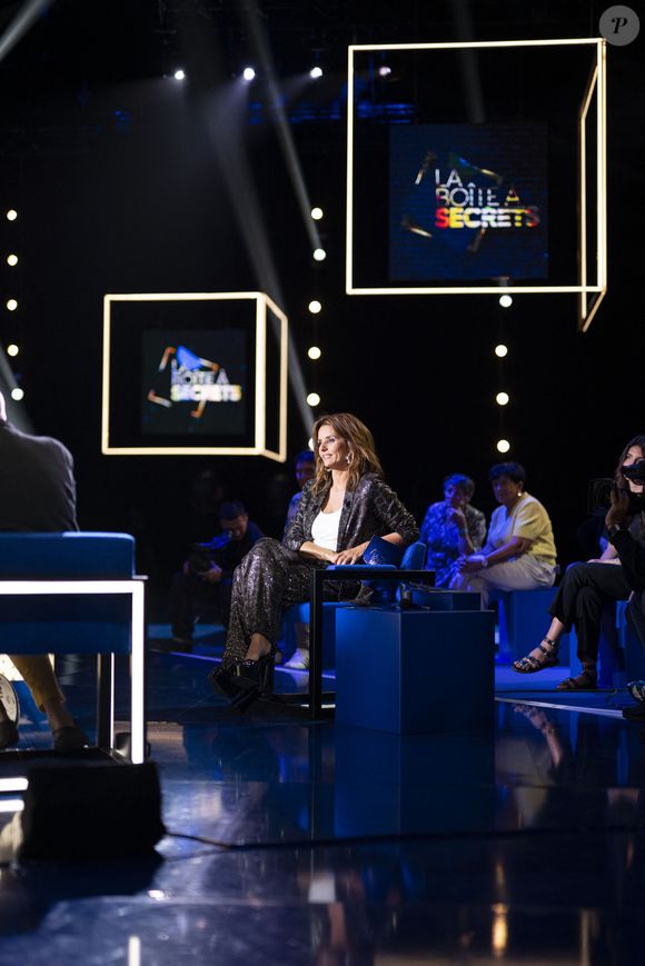 Ce vendredi 26 septembre 2025, dès 21h10, Faustine Bollaert reçoit trois invités de taille.

Exclusif - Faustine Bollaert lors de l'enregistrement de l'émission "La Boîte à secrets", présentée par F.Bollaert et diffusée le 26 septembre 2025 sur France 3, dans les studios du Lendit à Saint-Denis, Seine Saint-Denis, France, le 8 septembre 2025. © Pierre Perusseau/Bestimage