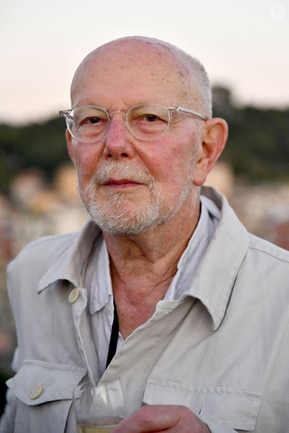 Jean-François Kahn sur la terrasse de l'hôtel Aston La Scala, - 25ème édition du Festival du Livre de Nice, sous la présidence d'honneur de J. Julliard, historien, essayiste et journaliste à Nice le 17 septembre 2021. © Bruno Bebert/Bestimage