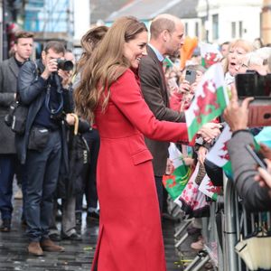 Le prince William, prince de Galles, et Catherine (Kate) Middleton, princesse de Galles lors de leur visite royale à Pontypridd, Royaume Uni, le 27 février 2025. © Backgrid UK/Bestimage