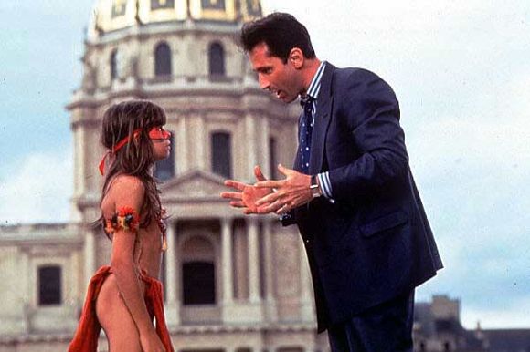 Mimi-Siku et Thierry Lhermitte dans Un Indien dans la ville