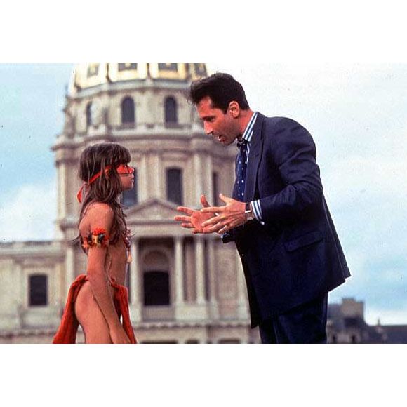 Mimi-Siku et Thierry Lhermitte dans Un Indien dans la ville
